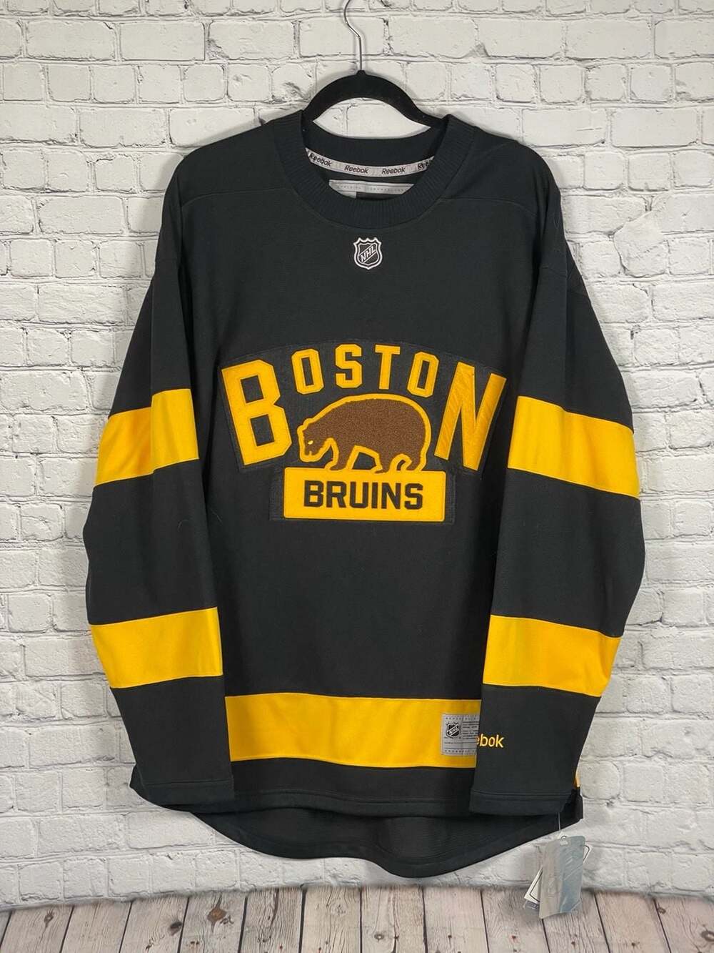 NWT Men’s Reebok Boston Bruins 2016 NHL Winter Classic Premier Jersey SZ L
